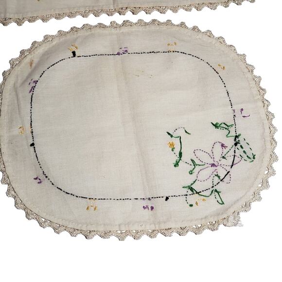 VINTAGE TABLE RUNNERS SET OF 2 PURPLE FLOWER EMBROIDERED DRESSER SCARF ESTATE - Picture 8 of 11